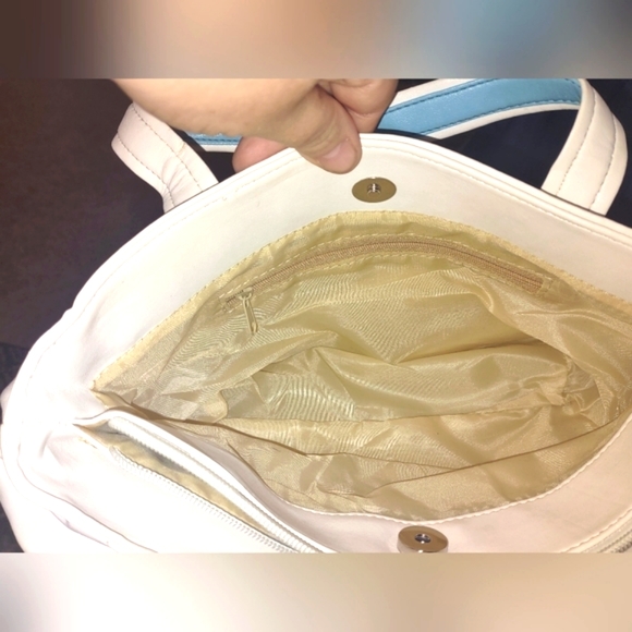 (1519) NWT BEBE Leather Handbag - Picture 3 of 9